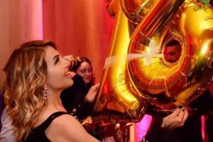 barbara durso mega compleanno per i 65 anni party a tema 18 anni