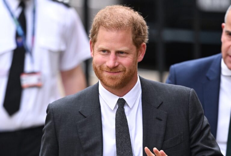 Principe Harry e il mistero della visita a Buckingham Palace: “Ci è andato prima di ripartire”